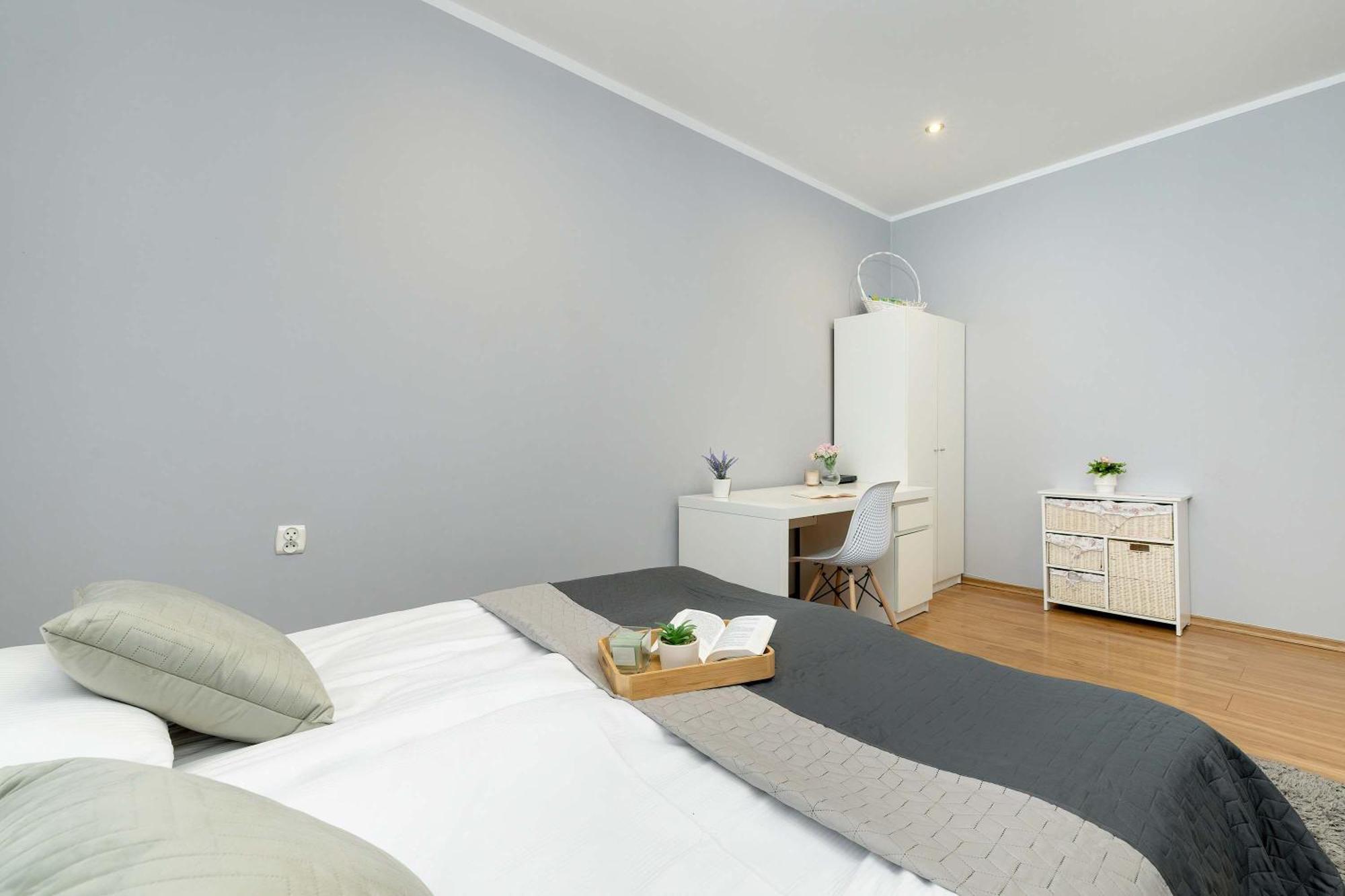 Bright Near Old Town And Wawel By Renters Apartment *