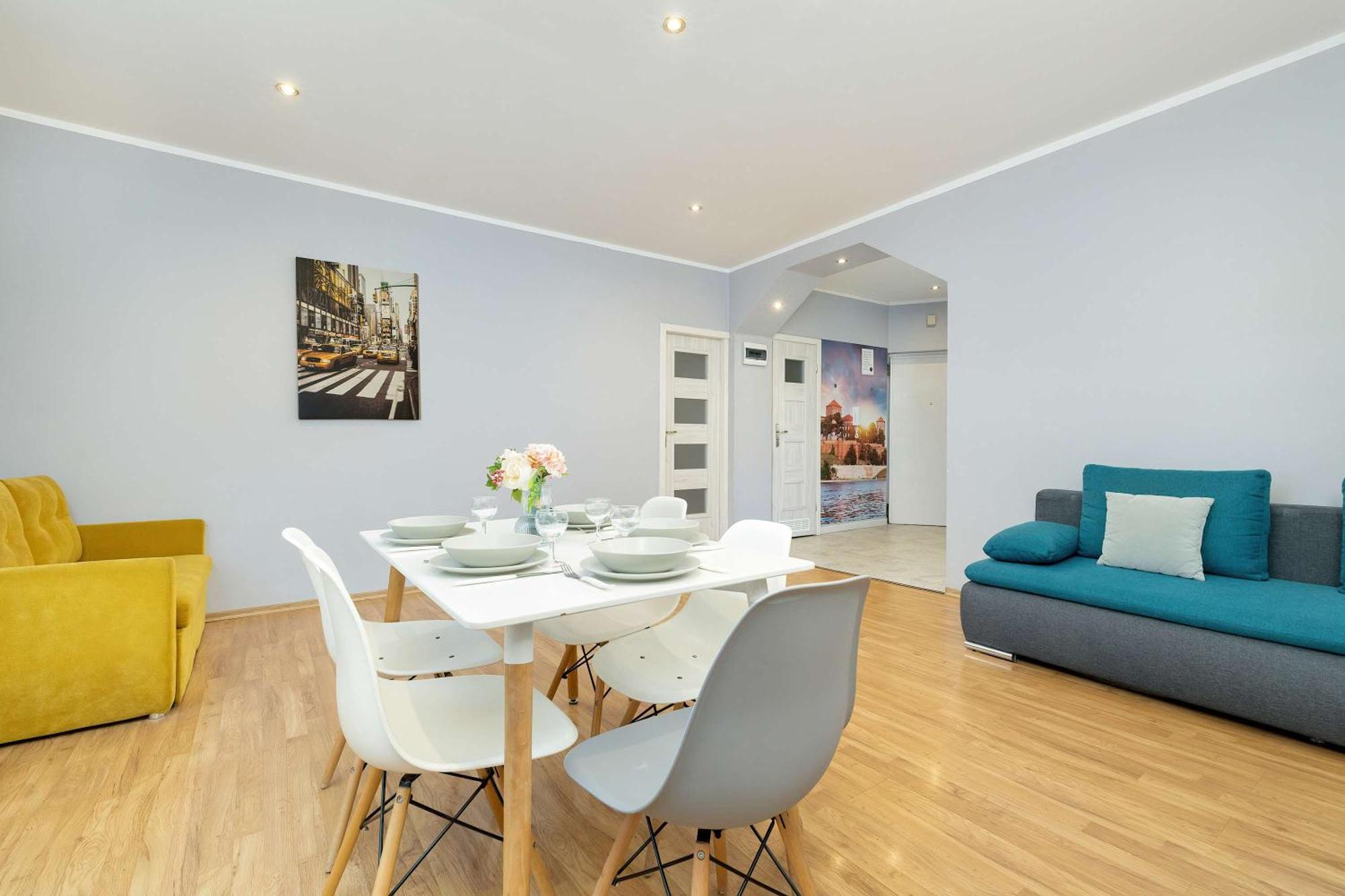 Bright Near Old Town And Wawel By Renters *