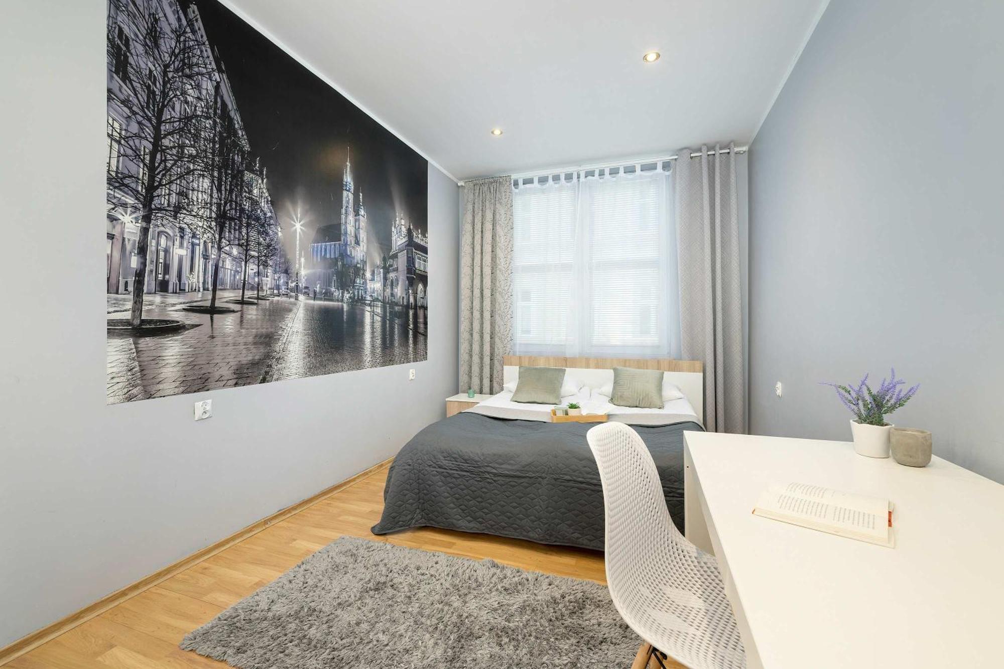 Bright Near Old Town And Wawel By Renters Krakau