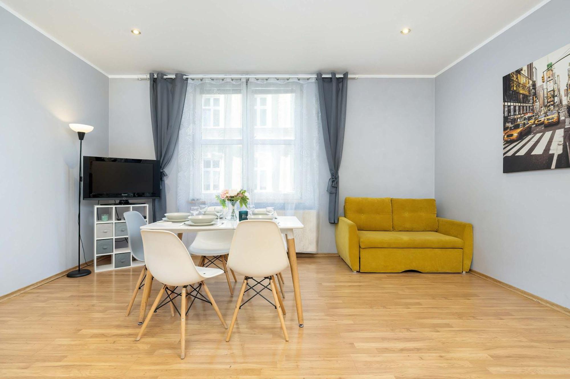 Bright Near Old Town And Wawel By Renters