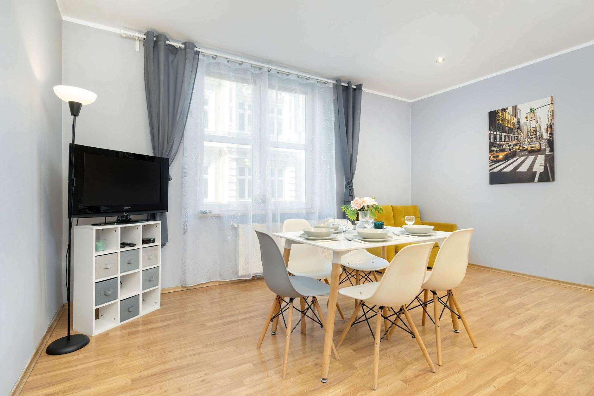 Bright Near Old Town And Wawel By Renters Apartment Krakau