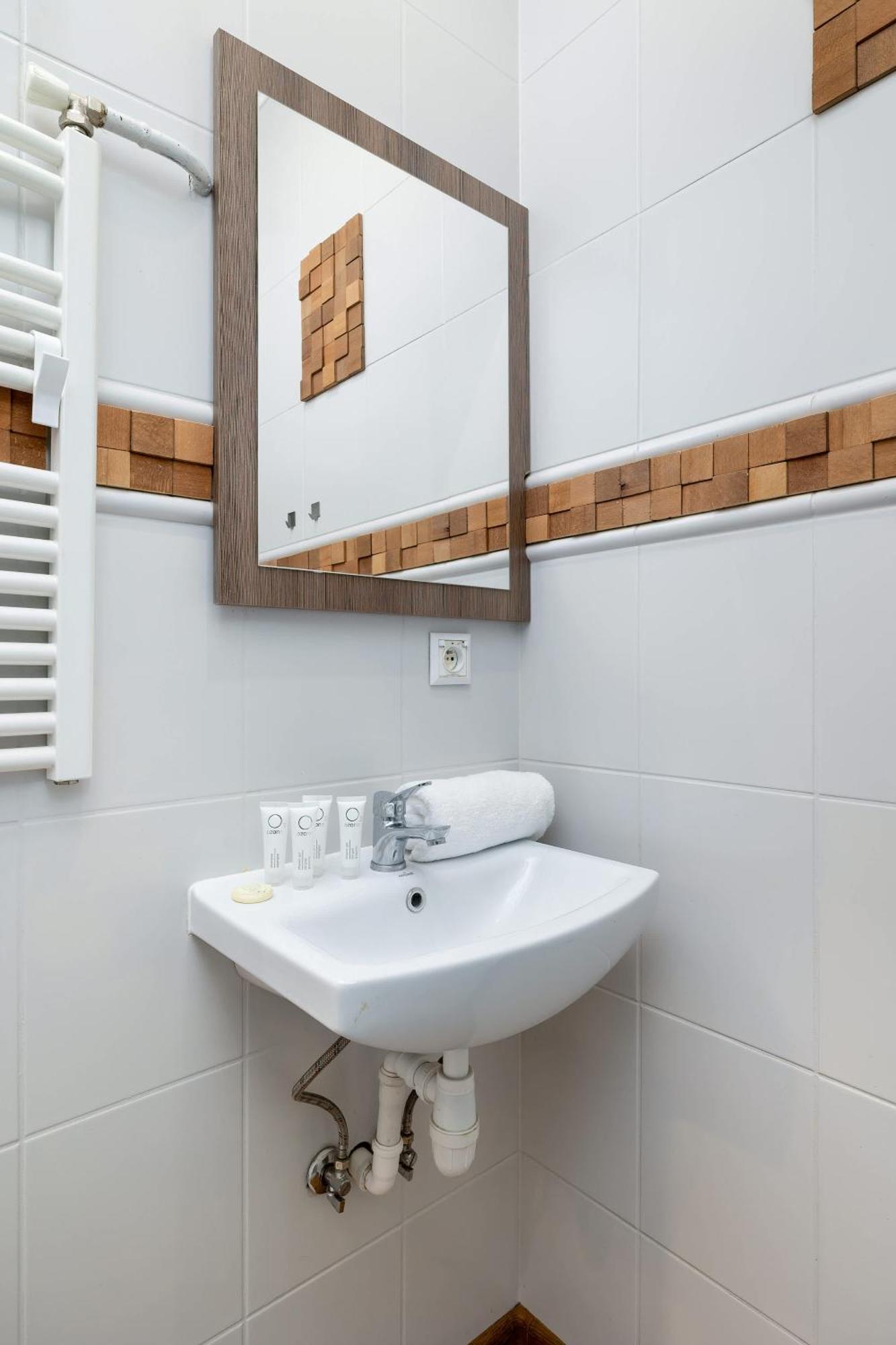 Bright Near Old Town And Wawel By Renters *